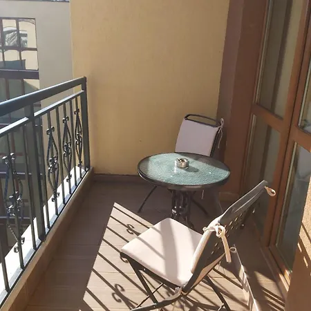 Atelier 7 Apartman Várna