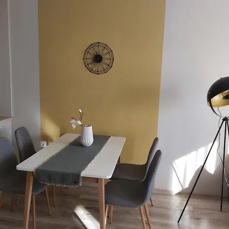 Atelier 7 Apartman Várna
